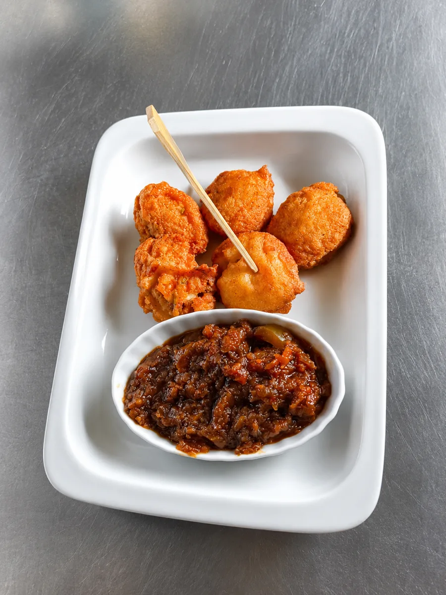 Akara mit hausgemachter Sauce